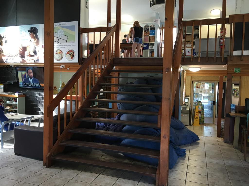 Backpackers Inn On The Beach Byron Bay Exterior photo